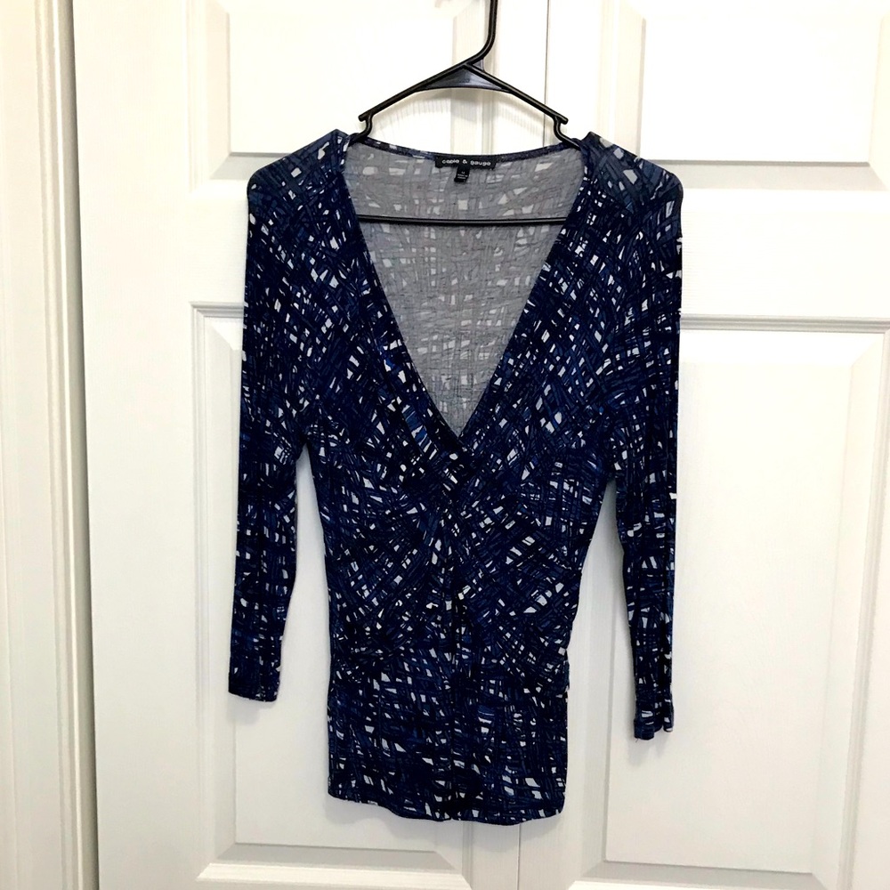 Cable & Gauge  Top.  Size Medium.